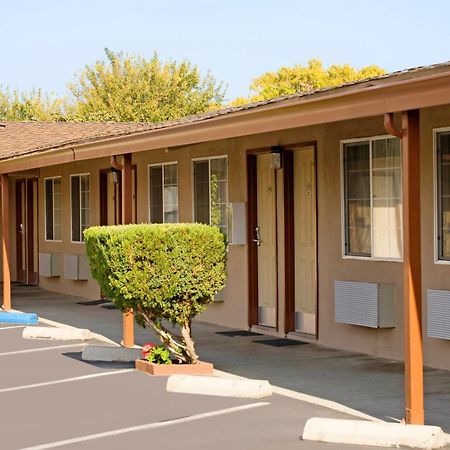 Americas Best Value Inn Los Banos Exterior photo