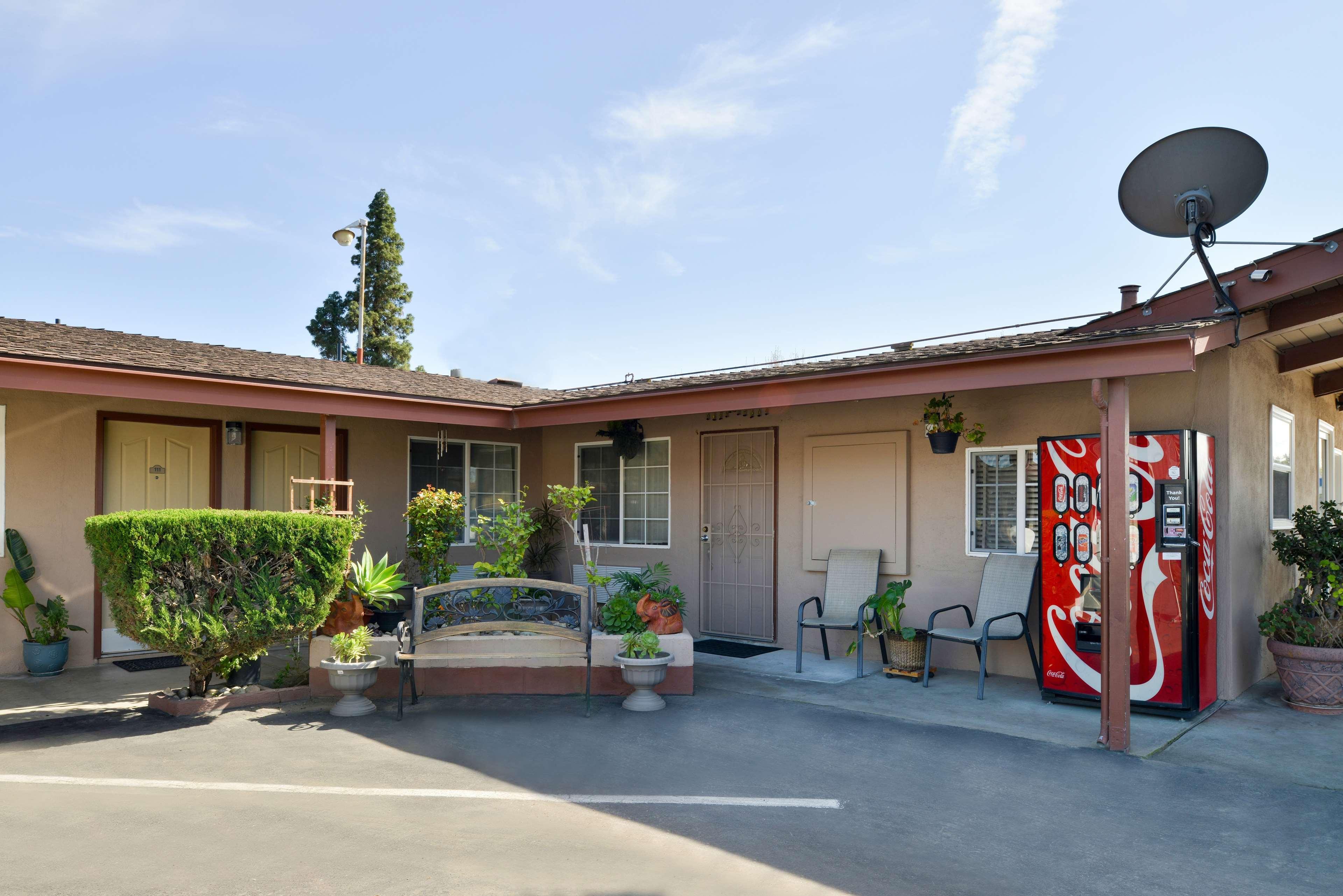 Americas Best Value Inn Los Banos Exterior photo
