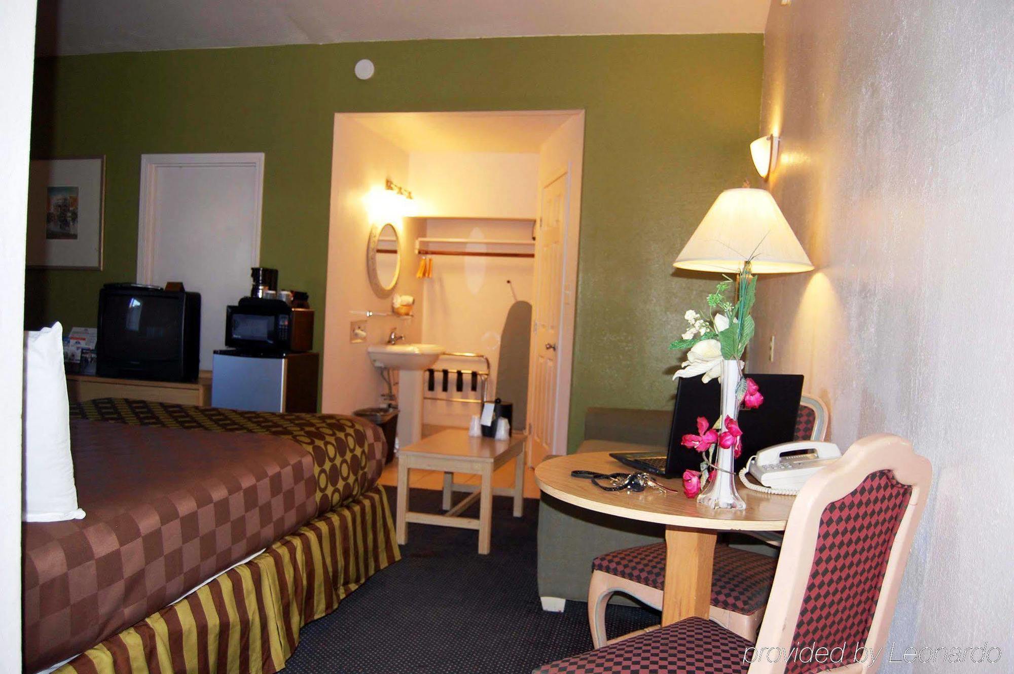 Americas Best Value Inn Los Banos Exterior photo